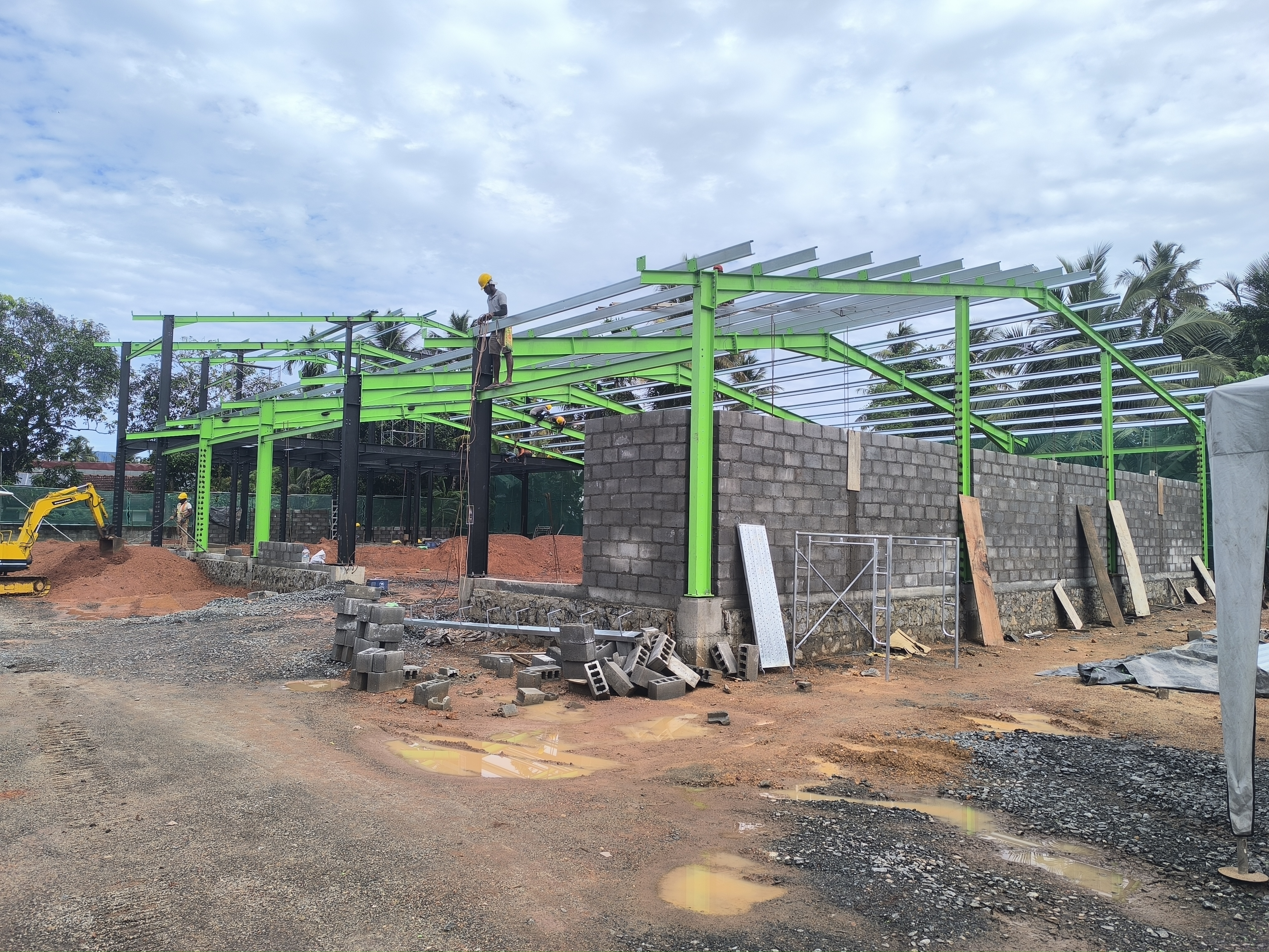 Keells Kotugoda steel frame and roof structure